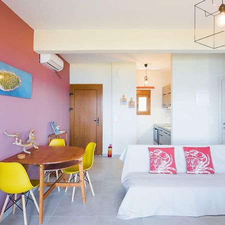 Nereus & Oceanus Beachfront Apartments, Lagonisi Beach #Feelslikehome Órmosz Panajász Kültér fotó