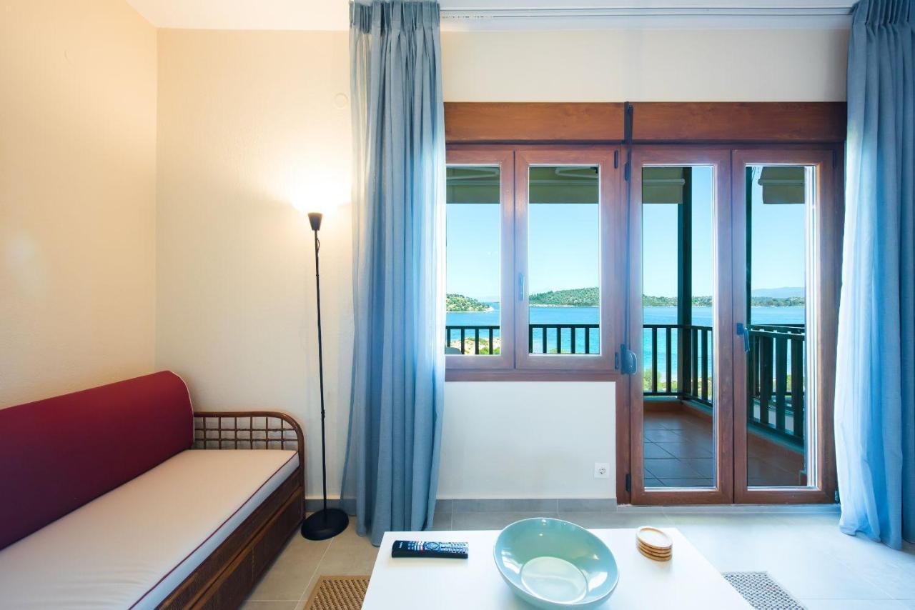 Nereus & Oceanus Beachfront Apartments, Lagonisi Beach #Feelslikehome Órmosz Panajász Kültér fotó