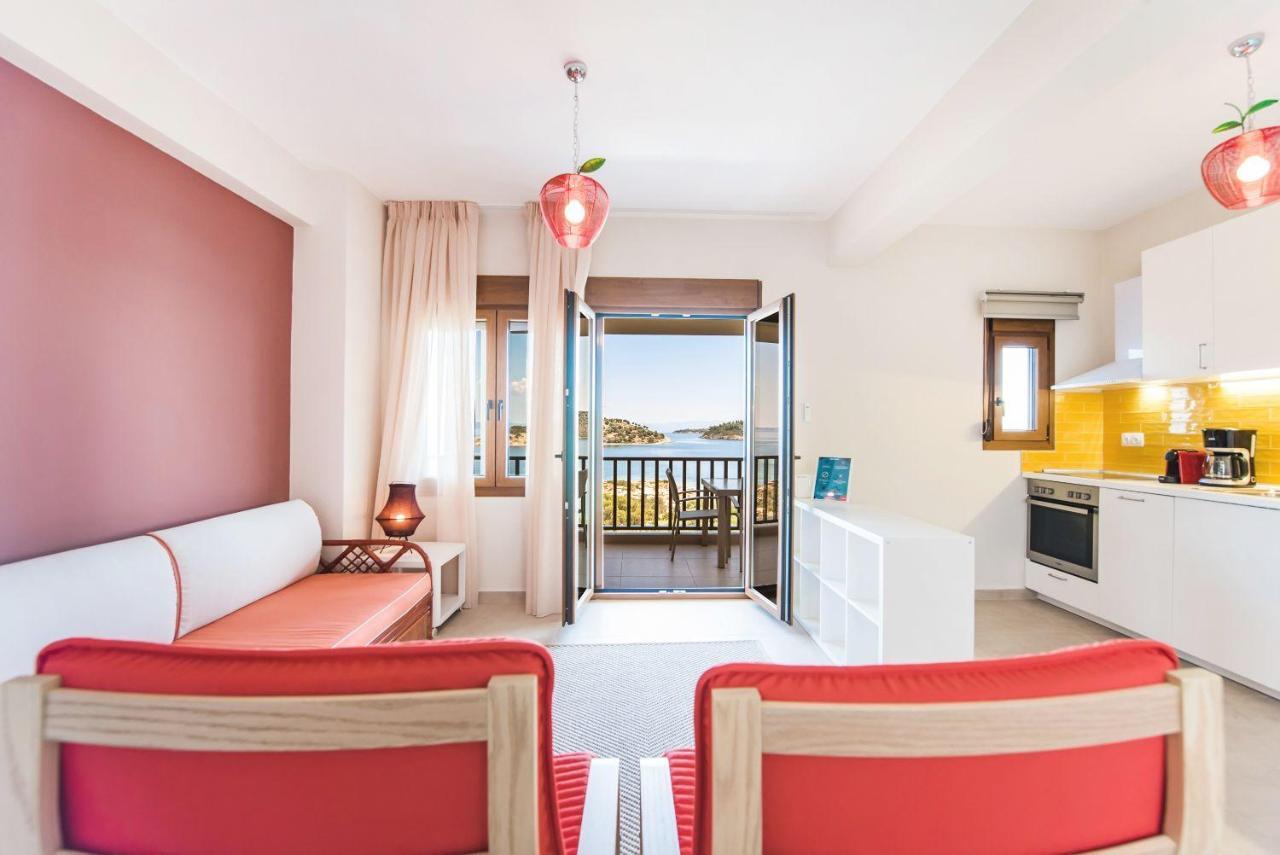 Nereus & Oceanus Beachfront Apartments, Lagonisi Beach #Feelslikehome Órmosz Panajász Kültér fotó