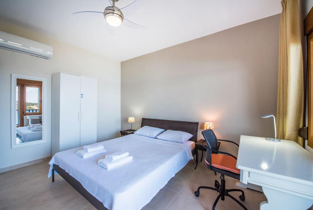 Nereus & Oceanus Beachfront Apartments, Lagonisi Beach #Feelslikehome Órmosz Panajász Kültér fotó