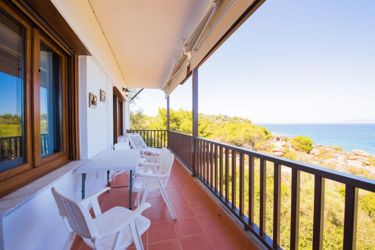 Nereus & Oceanus Beachfront Apartments, Lagonisi Beach #Feelslikehome Órmosz Panajász Kültér fotó