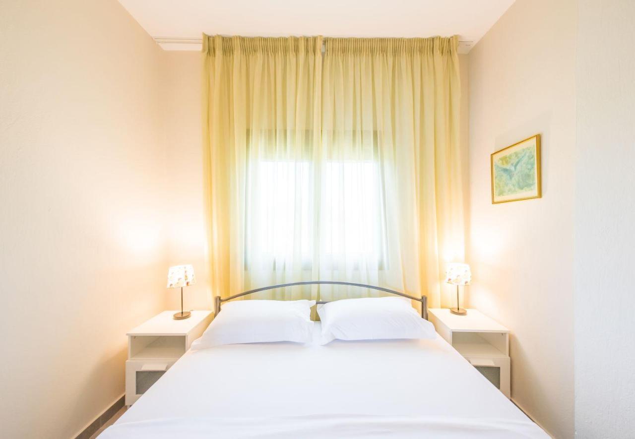 Nereus & Oceanus Beachfront Apartments, Lagonisi Beach #Feelslikehome Órmosz Panajász Kültér fotó