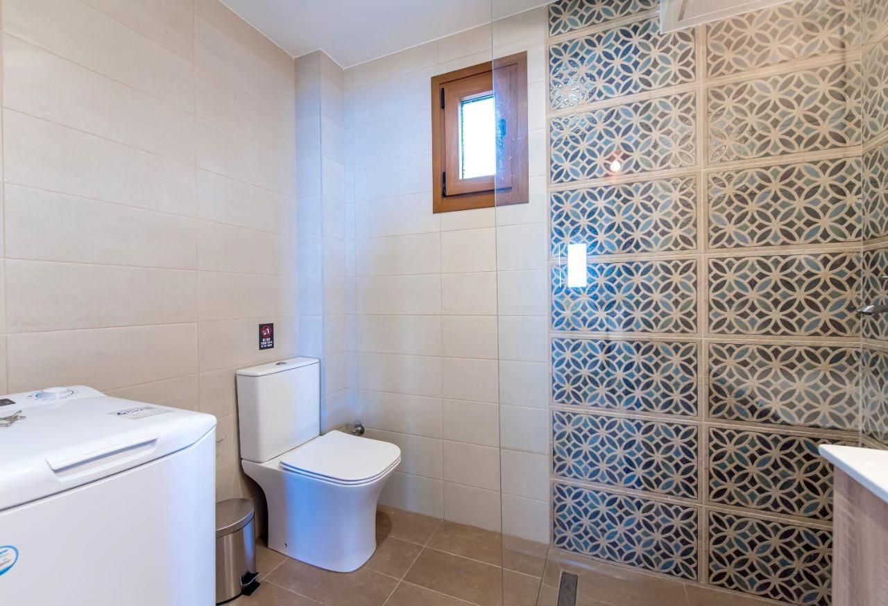 Nereus & Oceanus Beachfront Apartments, Lagonisi Beach #Feelslikehome Órmosz Panajász Kültér fotó
