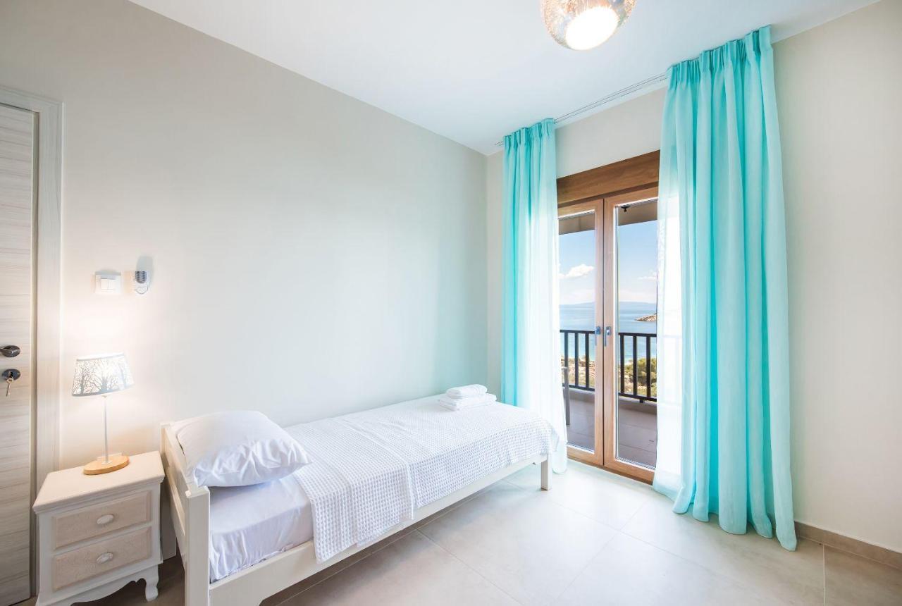 Nereus & Oceanus Beachfront Apartments, Lagonisi Beach #Feelslikehome Órmosz Panajász Kültér fotó